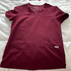 XS Casma 3 pocket figs scrub top